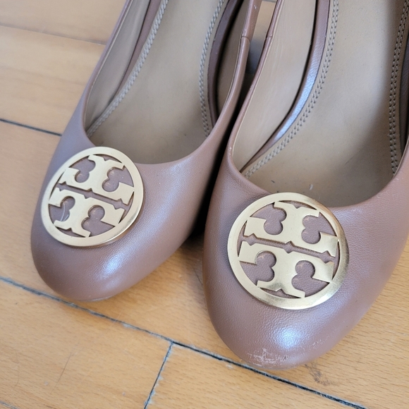 Tory Burch Brown Wedge Shoes - Picture 3 of 6